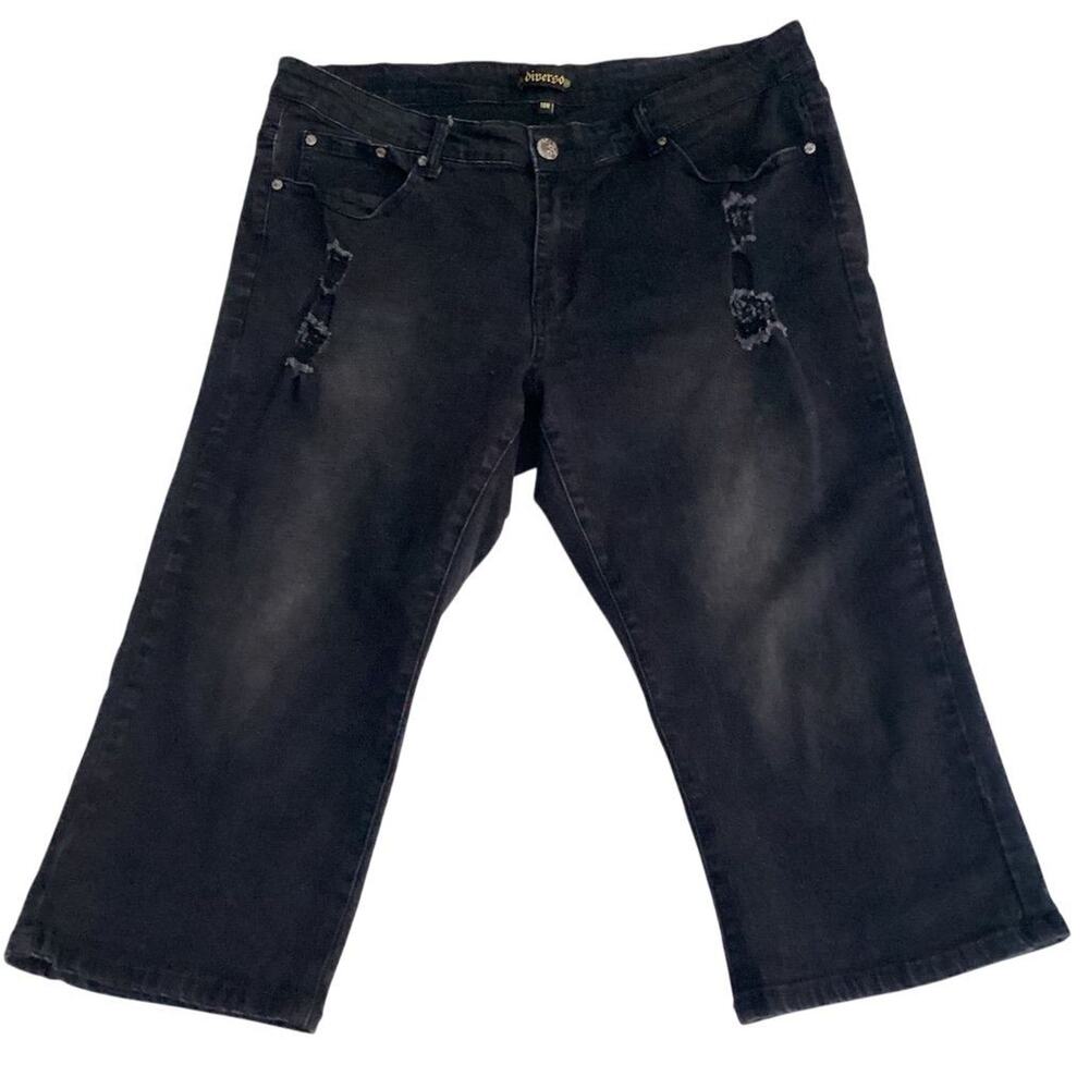 Diverso Women's Plus Size 18W Distressed Black Capri‎ Jeans